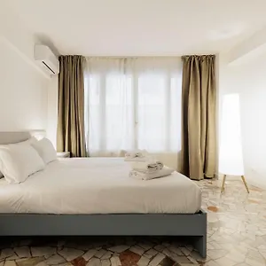 https://giordano-luxury-home.it-tuscanyhotel.com