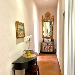 https://corallo-suite.it-tuscanyhotel.com
